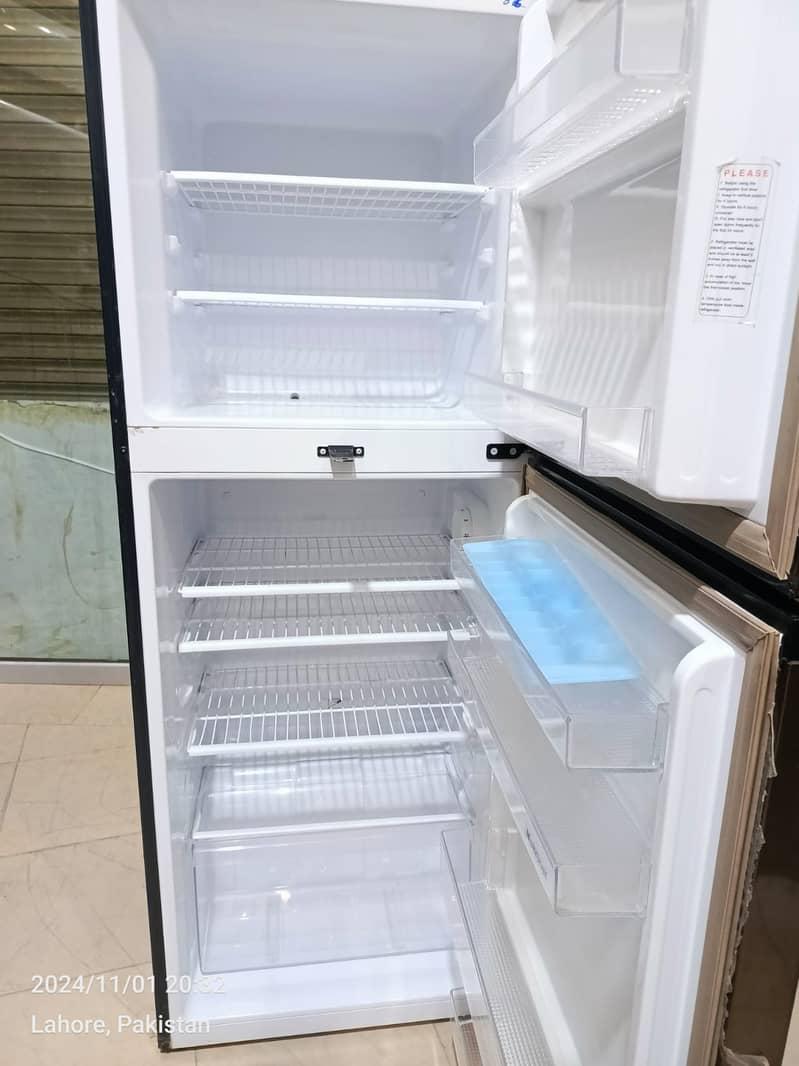 Dawlance fridge  large size  (0306=4462/443) fiittooset 4