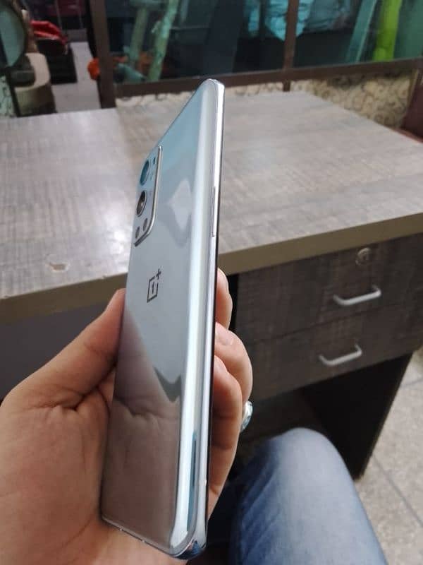 oneplus 9 pro Like Brand New 1