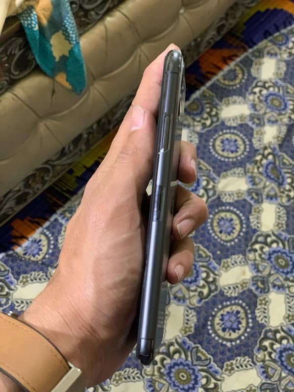 iphone 11 Pro Max 256GB PTA Approved 3