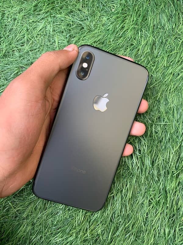 iPhone XS dual sim pta approved black color 0