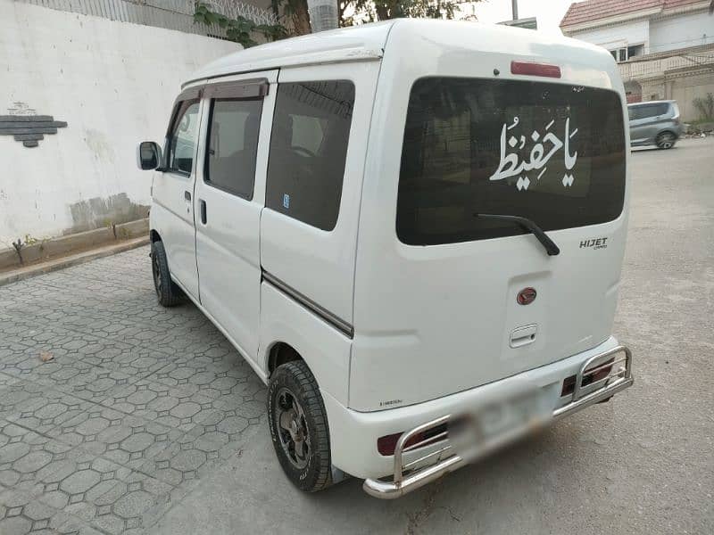 Daihatsu Hijet 2015 3