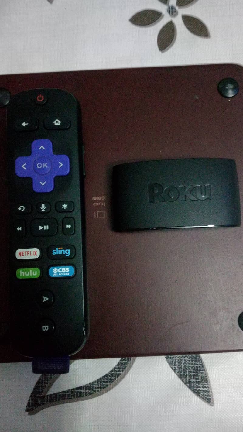 Roku Express HD Streaming Player with Roku ultra remot 1