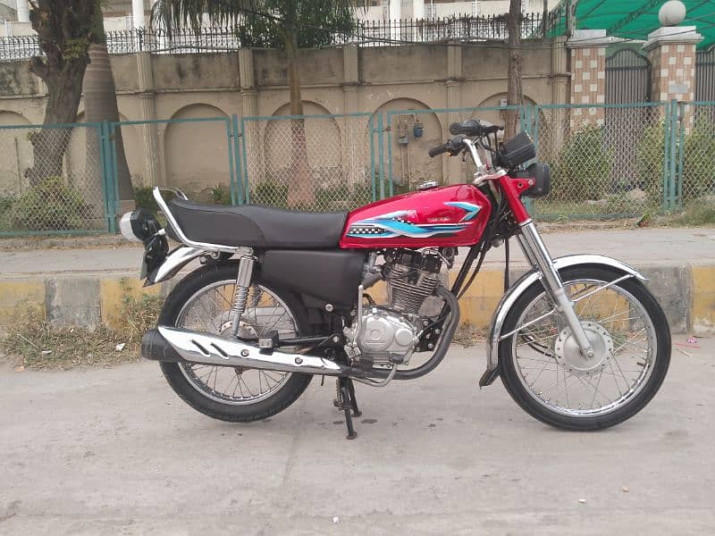 honda 125 10/10 condition for sale with double Saman 1