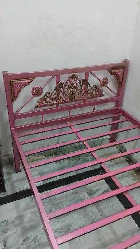 Iron bed 0