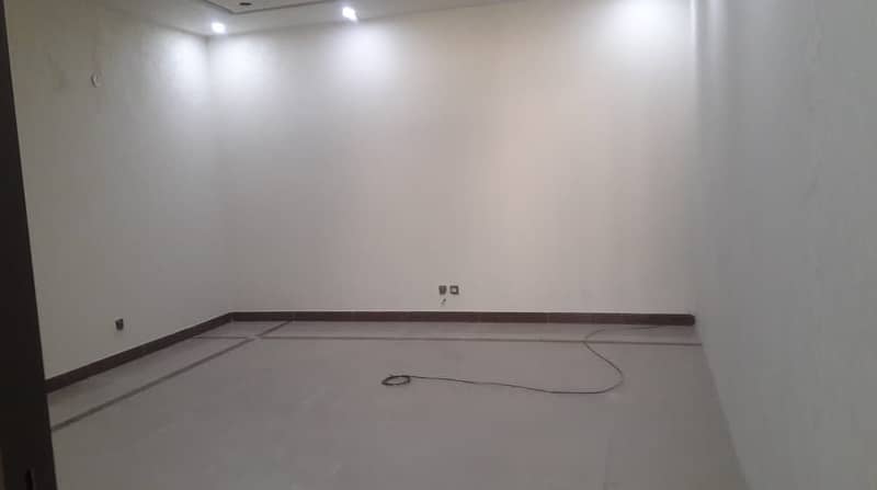 08 MARLA COMMERCIAL FLOOR ON VERY HOT LOCATION OF DHA AVAILABLE FOR RENT 6