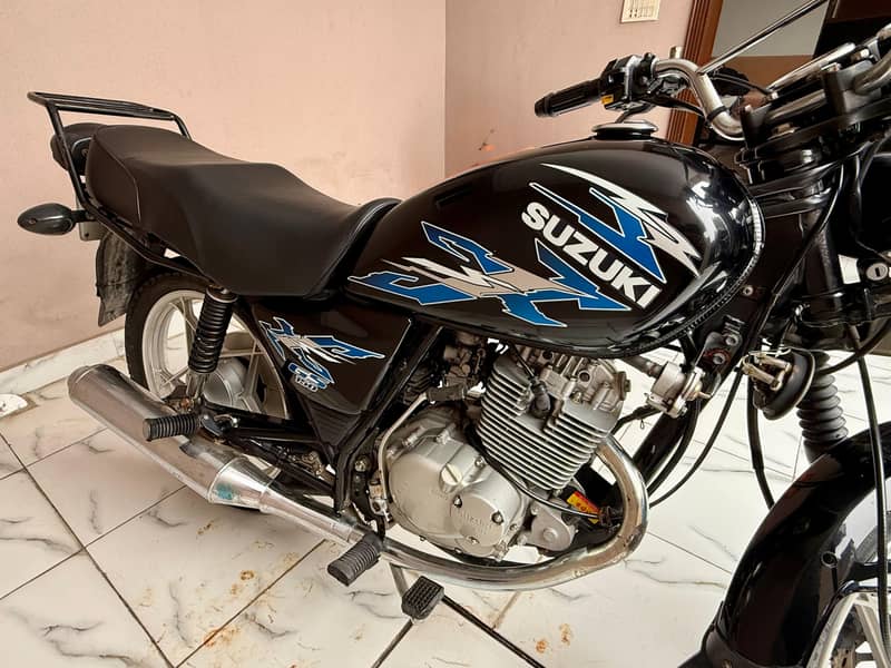 Suzuki GS 150 SE 2