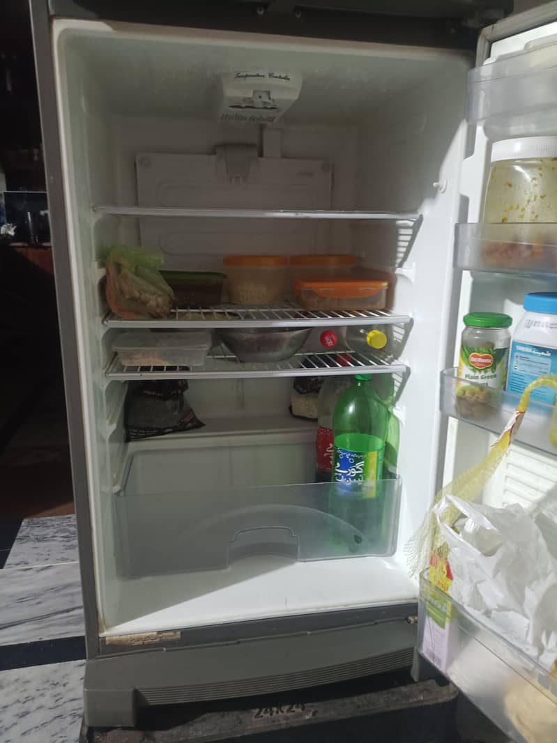 Used Dawlance Refrigerator for Sale 4