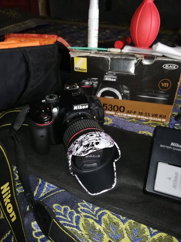 nikon d5300 camera and accessories with box 0