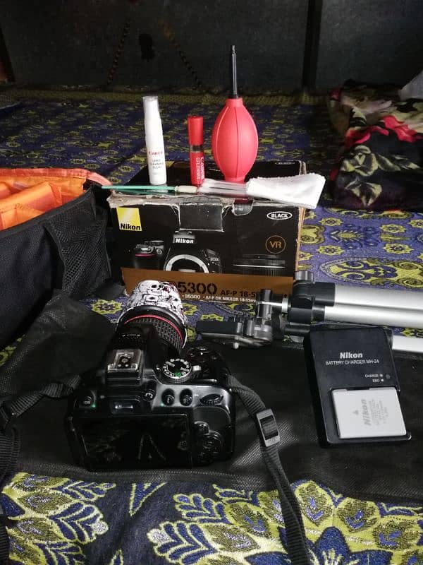 nikon d5300 camera and accessories with box 5