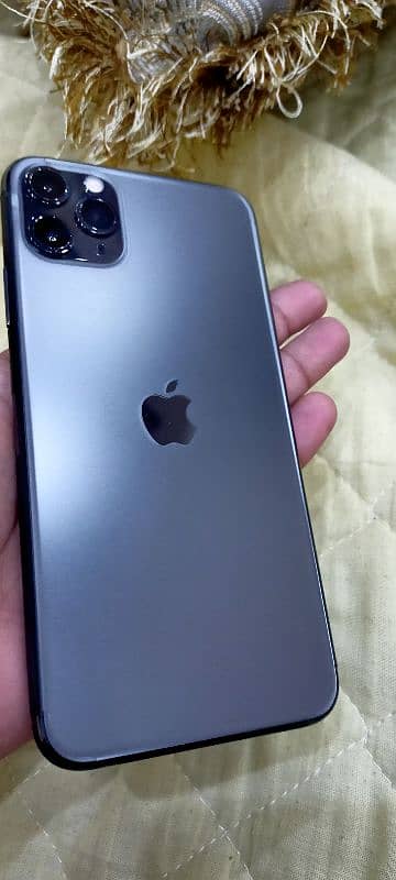 IPHONE 11 PRO MAX 1