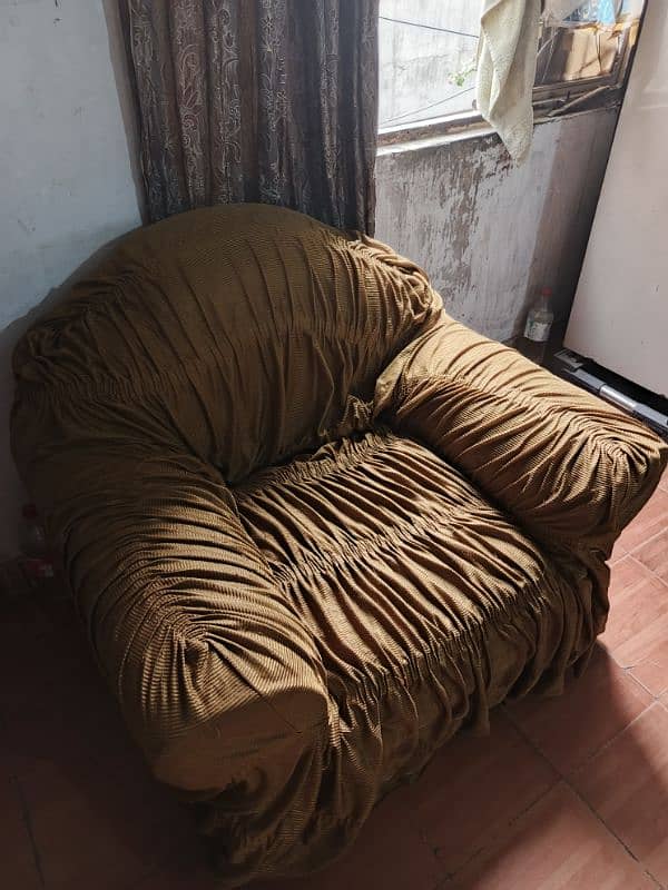 Complete Set of sofa with sofa covers 1