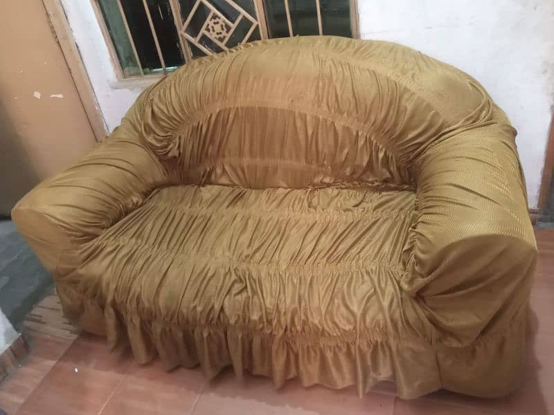 Complete Set of sofa with sofa covers 7