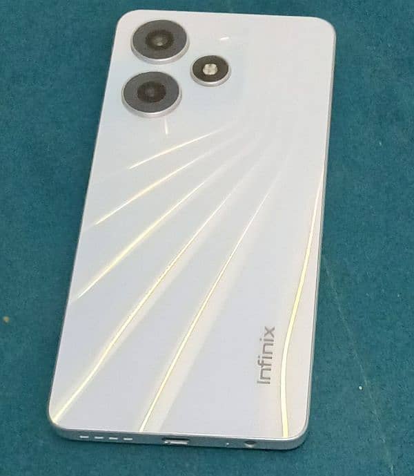 Infinix Hot 30 1