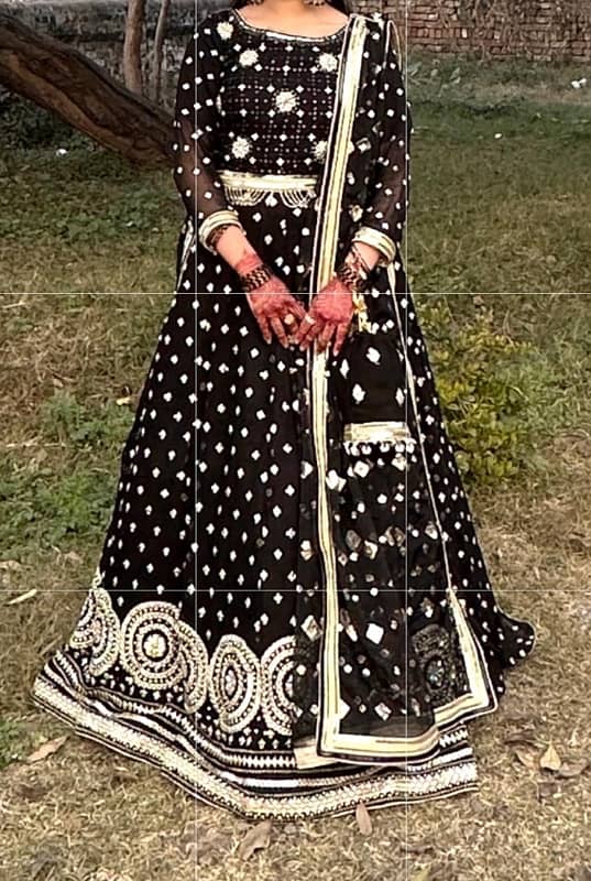 black lehnga 1