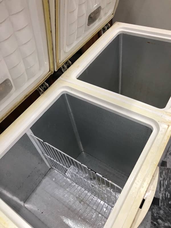 waves deep freezer for urgent sale 1