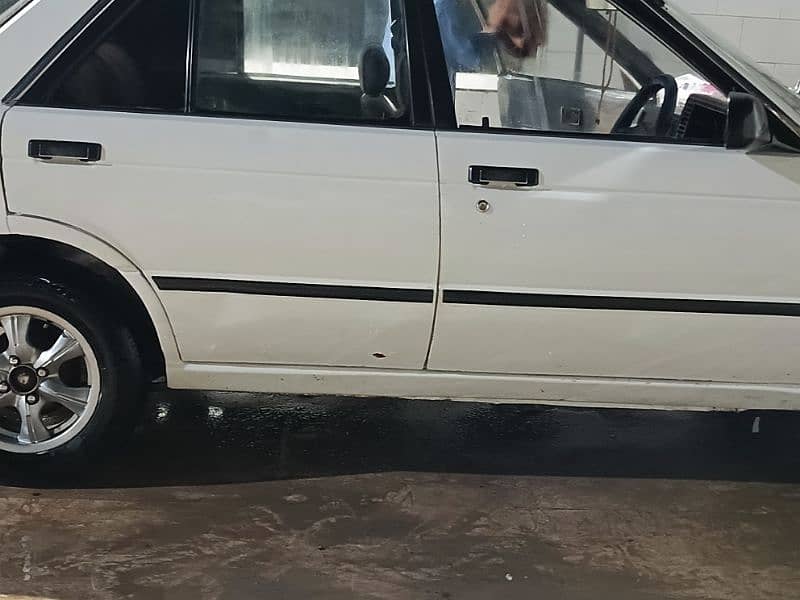 Nissan Sunny 1989 1