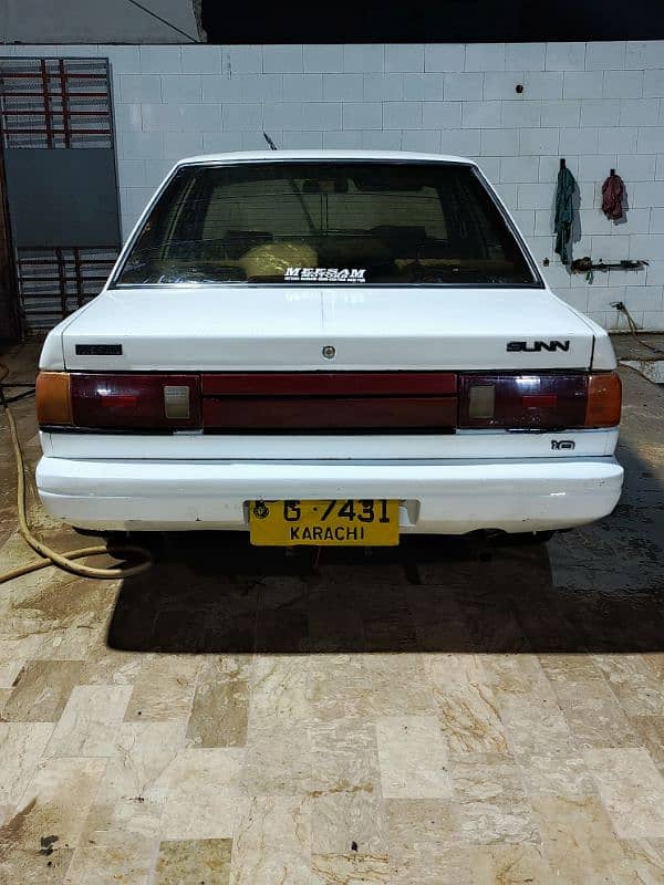 Nissan Sunny 1989 9