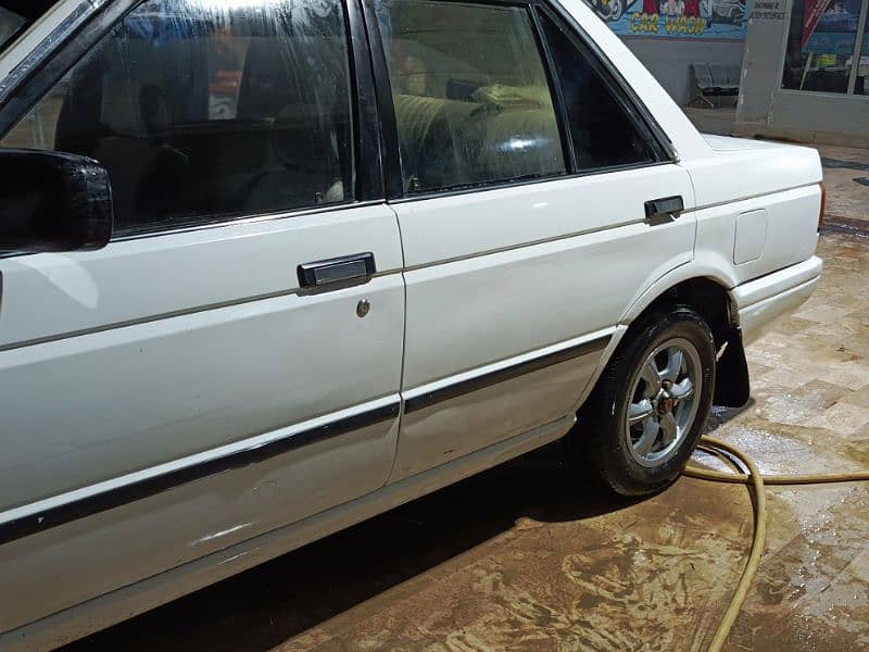 Nissan Sunny 1989 10