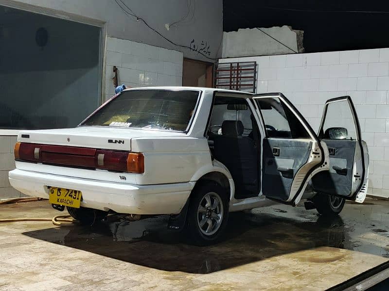 Nissan Sunny 1989 15