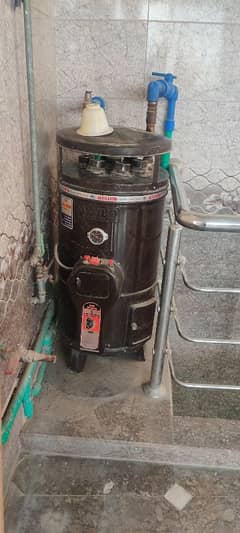 20 gallons capacity geezer full working condition