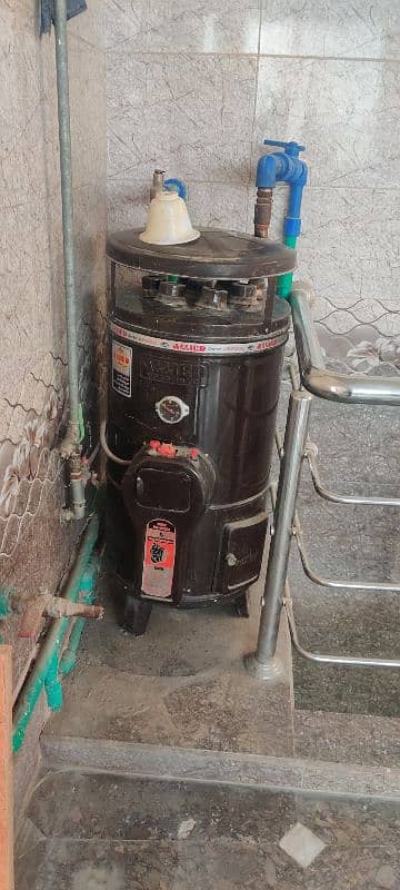 20 gallons capacity geezer full working condition 1