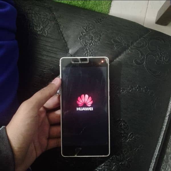 Huawei P9 lite (does not work due to battery issue) very low price 2