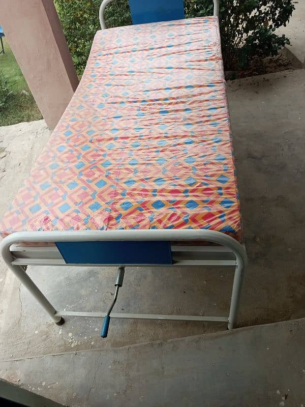 Hospital bed+ stretcher+side table 0