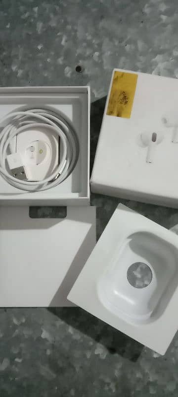 Air Pods Pro 12