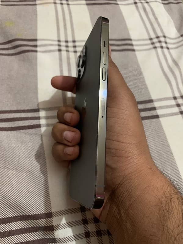 iPhone 12pro max 256gb 4