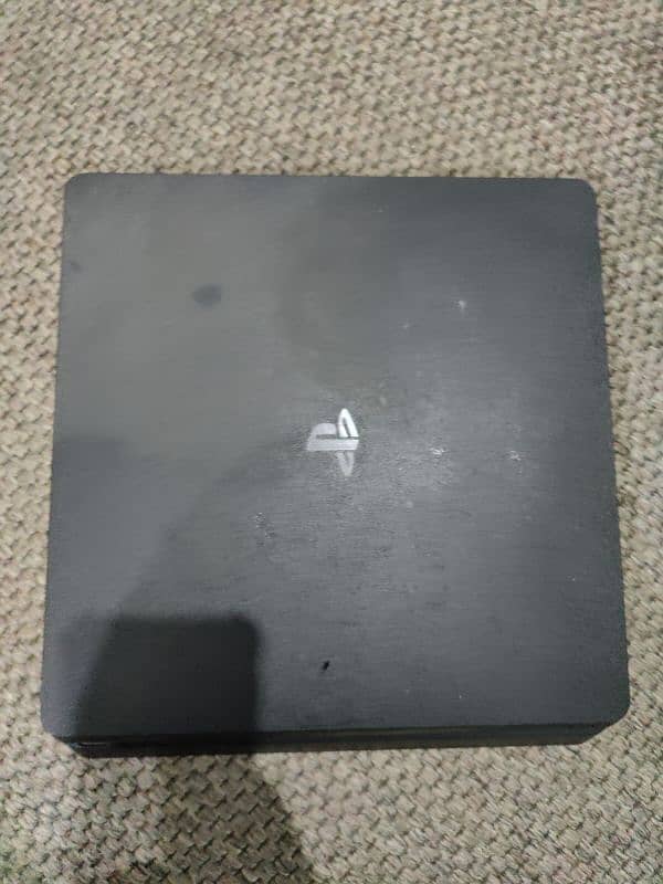 PS4 slim Mint condition 2