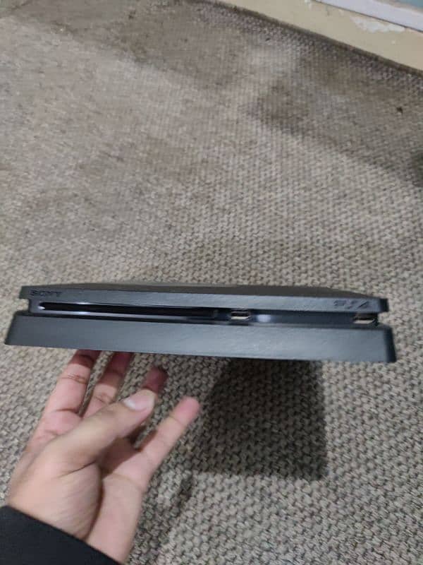 PS4 slim Mint condition 3