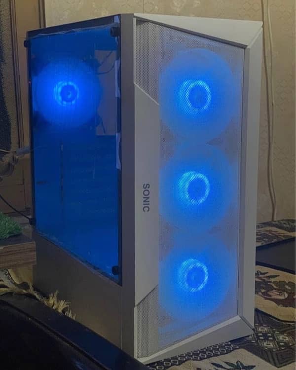 White Sonic Gaming Case with 4Argb Fans. Pc Casing. 1