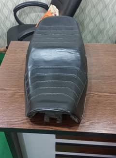 Honda 125 seat