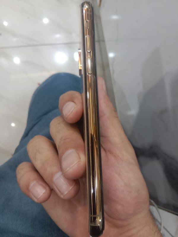 iphone xs pta approved 4