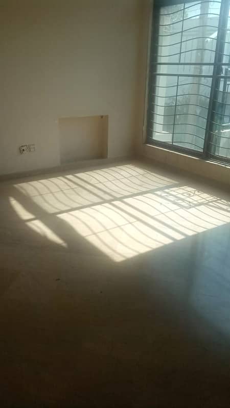 1 KANAL UPPER PORTION FOR RENT IN SUI GAS SOCIETY PHASE 1 1