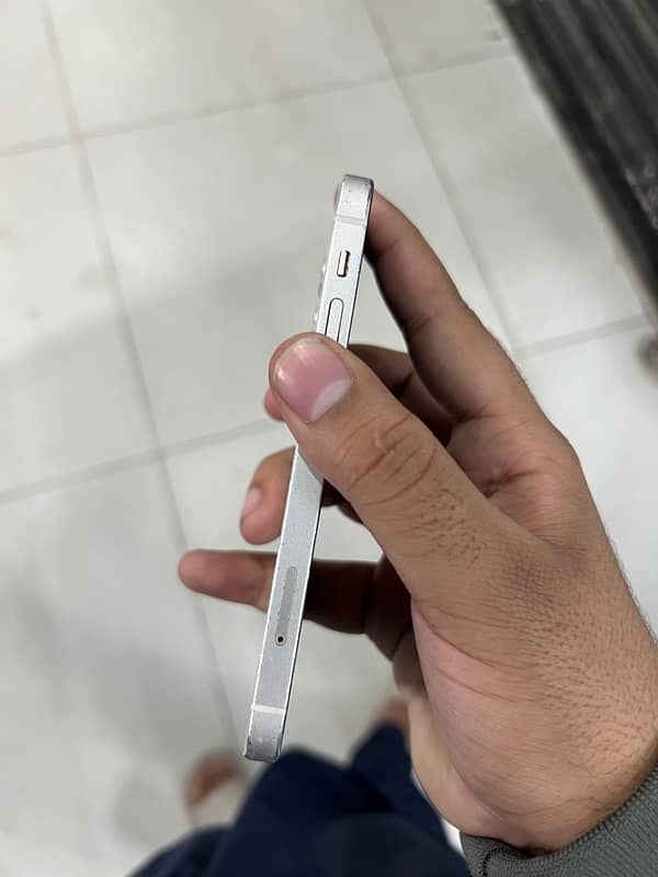 iPhone 12 mini pta 128 go 4