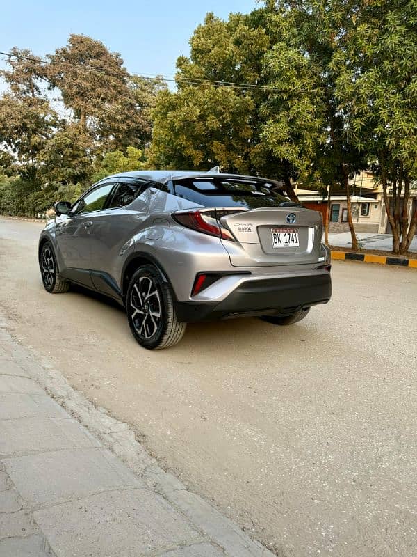 Toyota C-HR 2017 4