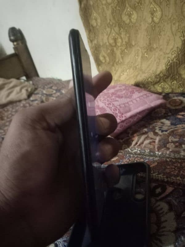 Infinix hot 8 lit 4