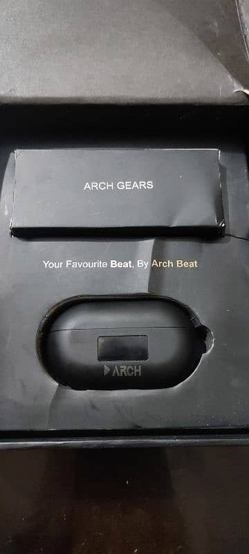 ARCH EARBUDS 1