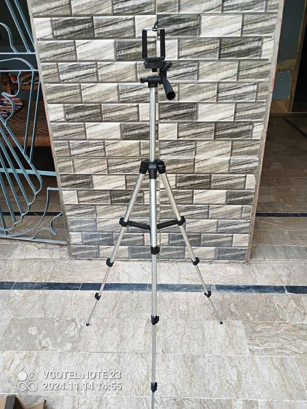 3.5 Feet Tripod Stand for Mobile Phones and Cameras | 8