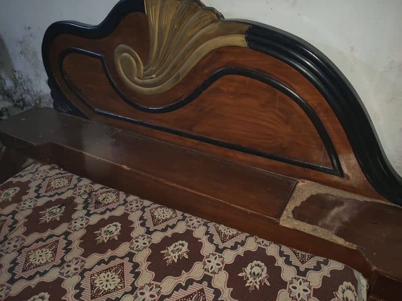 Bed king size 3