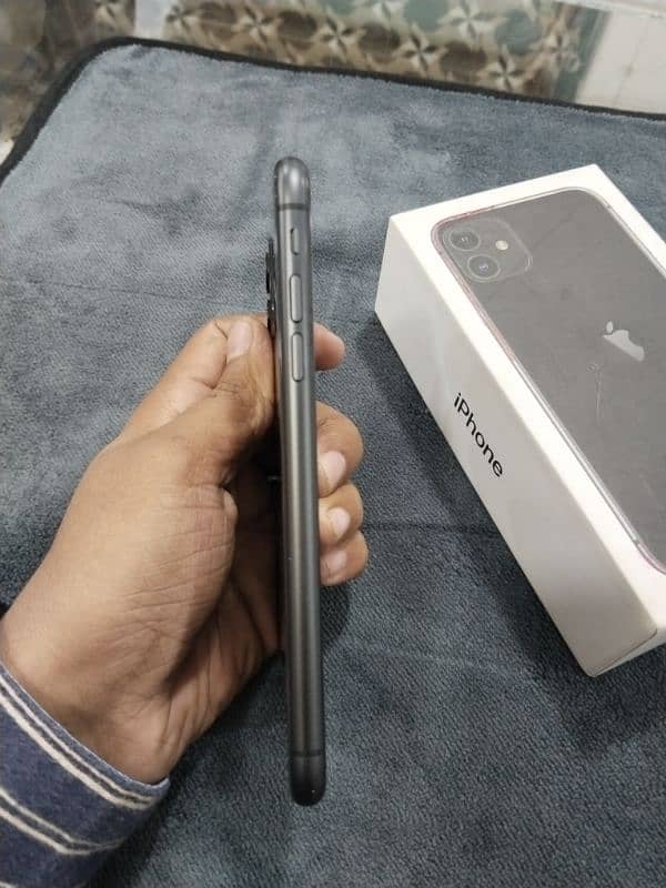 iphone 11 pro 64gb non pta with box 2