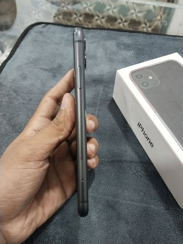 iphone 11 pro 64gb non pta with box 3