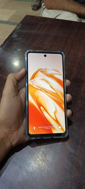 Infinix Hot 40i 8+128 0