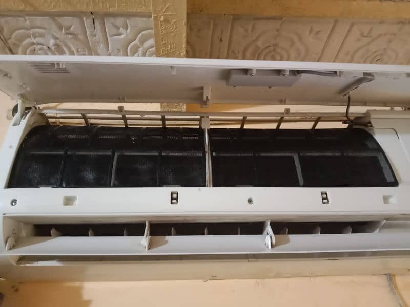 Haier 1 ton Ac for sale condition is new no leakage 9