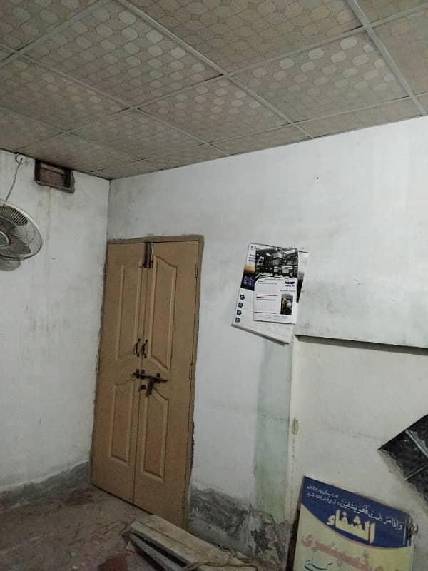 MIAN ESTATE OFFERS 240 sqft space for RENT FOR office/parlor 1