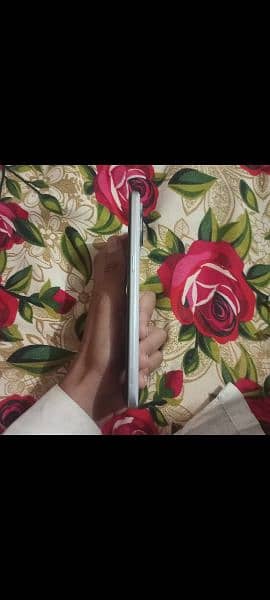 realme 9  8/128 available in 10/10 condition 3