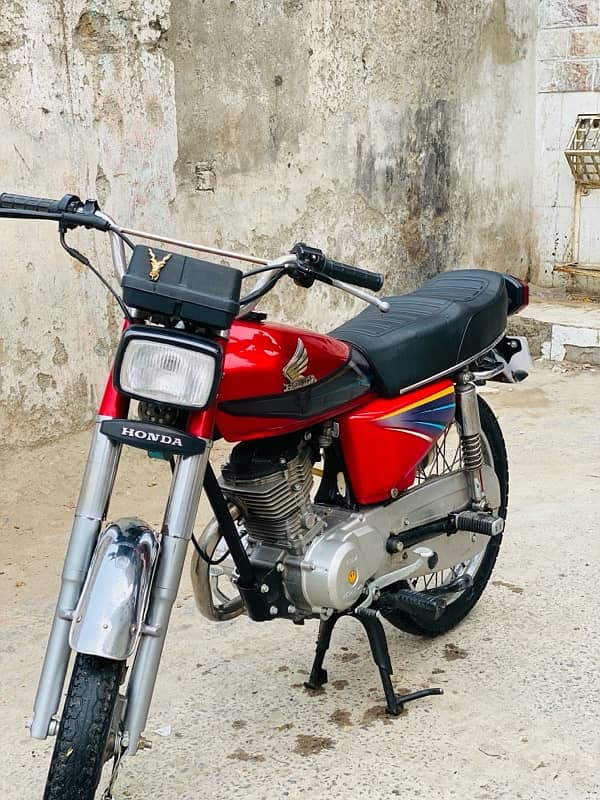 Honda 125 in mint condition 4