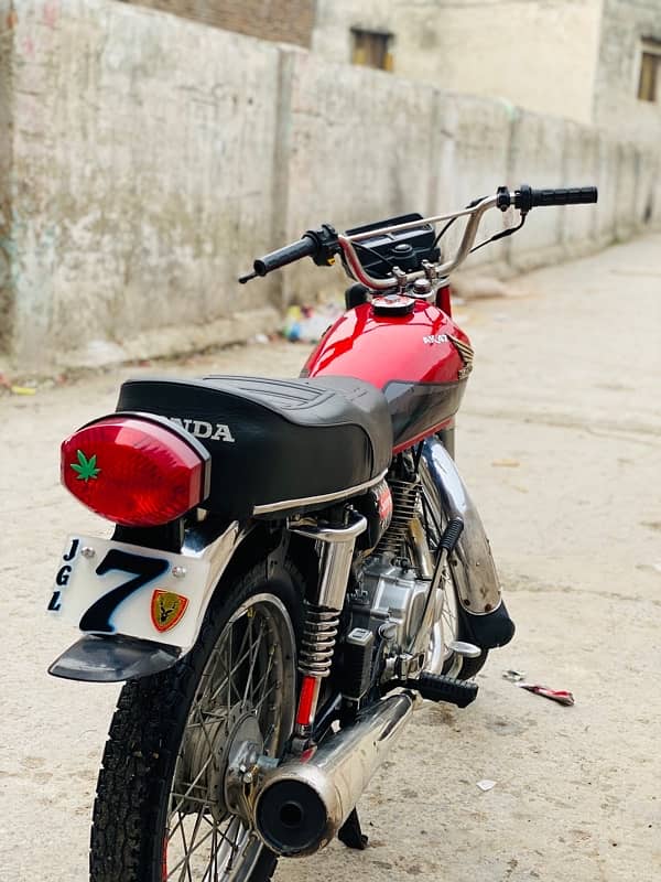 Honda 125 in mint condition 5