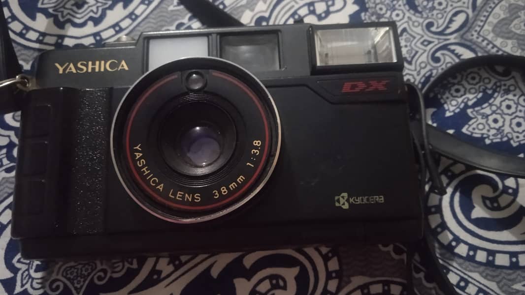 Yashica MF-2 camera 0